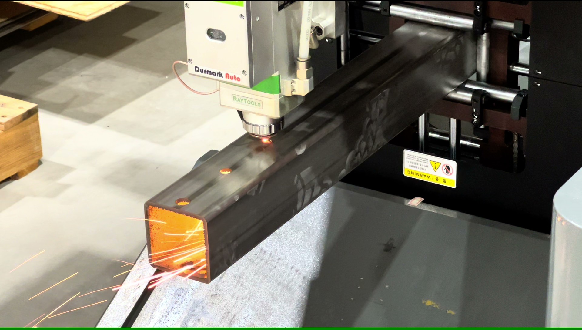 CNC 2D Rohrlaser im Einsatz bei AGR LaserCut
